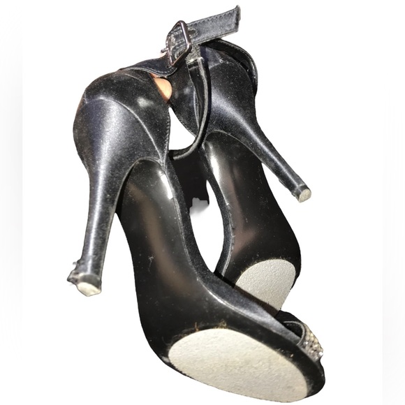 🔥2/$20 Steve Madden strappy sandals w/rhinestones - Picture 5 of 5